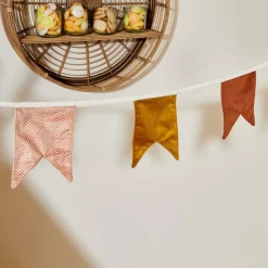 LEON Guirlande De Drapeaux Rouge